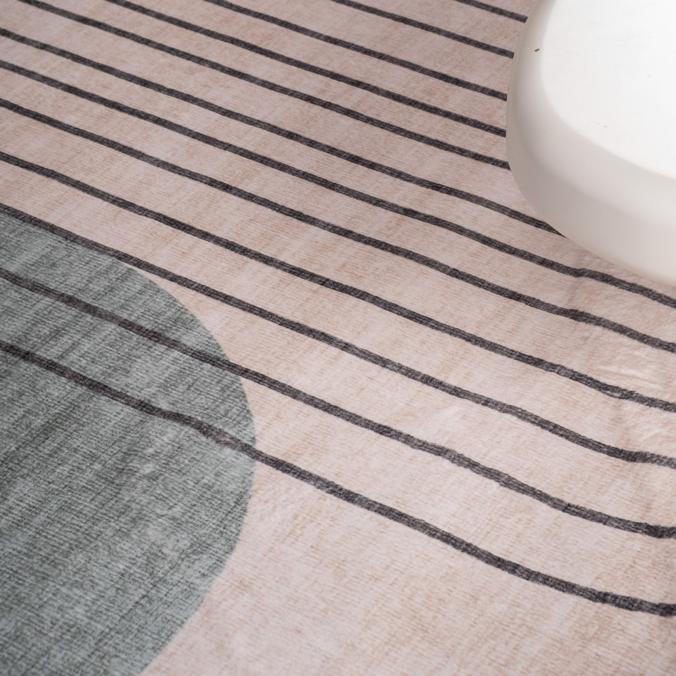 Tapis d'interieur moderne du milieu du siecle Rug Branch Eclipse, beige vert, abstrait - Salon, chambre, salle a manger et bureau