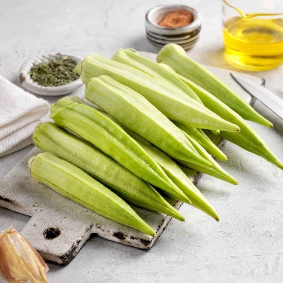 GSDWIUEW Graines de Gombo 60 Graines, Gombo Vert Tendre Sans Épines, Graines de Légumes Légume Sain Nourriture Délicieuse Riche en Nutrition pour la Plantation à la Ferme et au Jardin