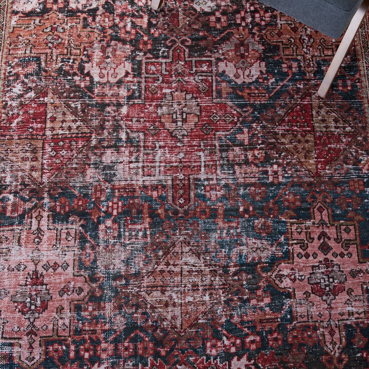 SAFAVIEH Tucson Faith Traditional Machine Washable Area Rug, 6' x 6' Round, Rust/Green