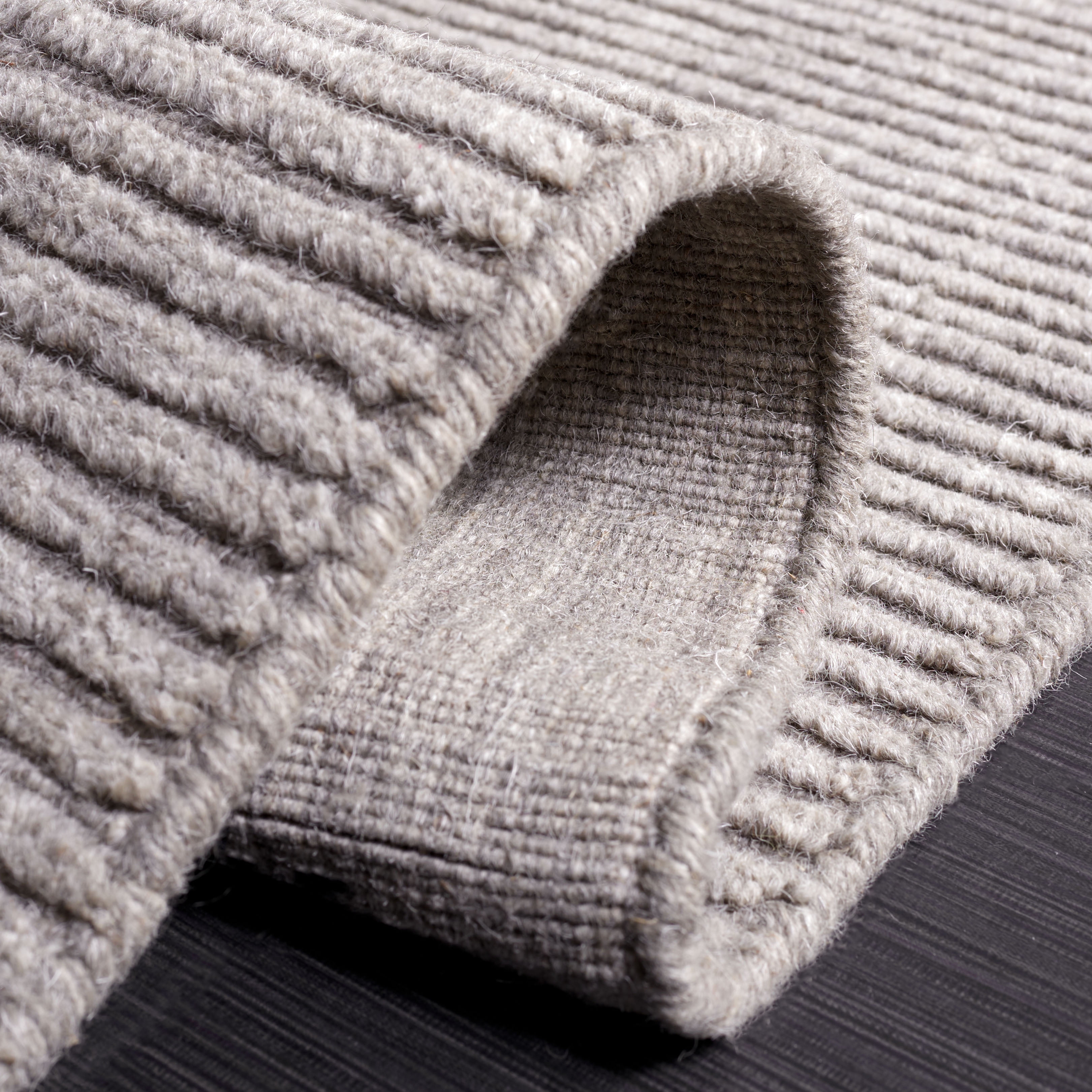 Safavieh Himalaya Hayden Solid Area Rug, Dark Gray, 4' x 6'