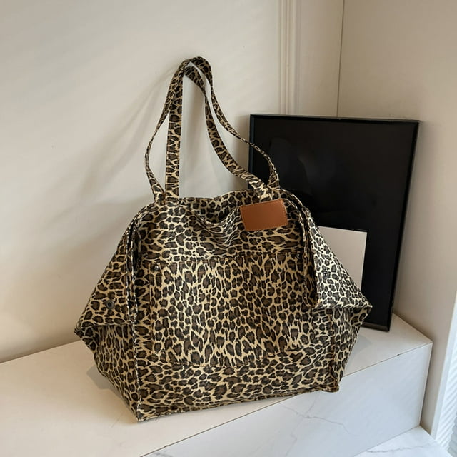 Leopard Print Tote Bags for Women Large Capacity Shoulder Bag Everyday Use Stylish Design Versatile Functionality