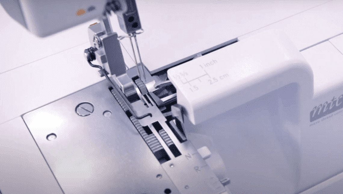 Bernette b62 Airlock Coverstitch Machine