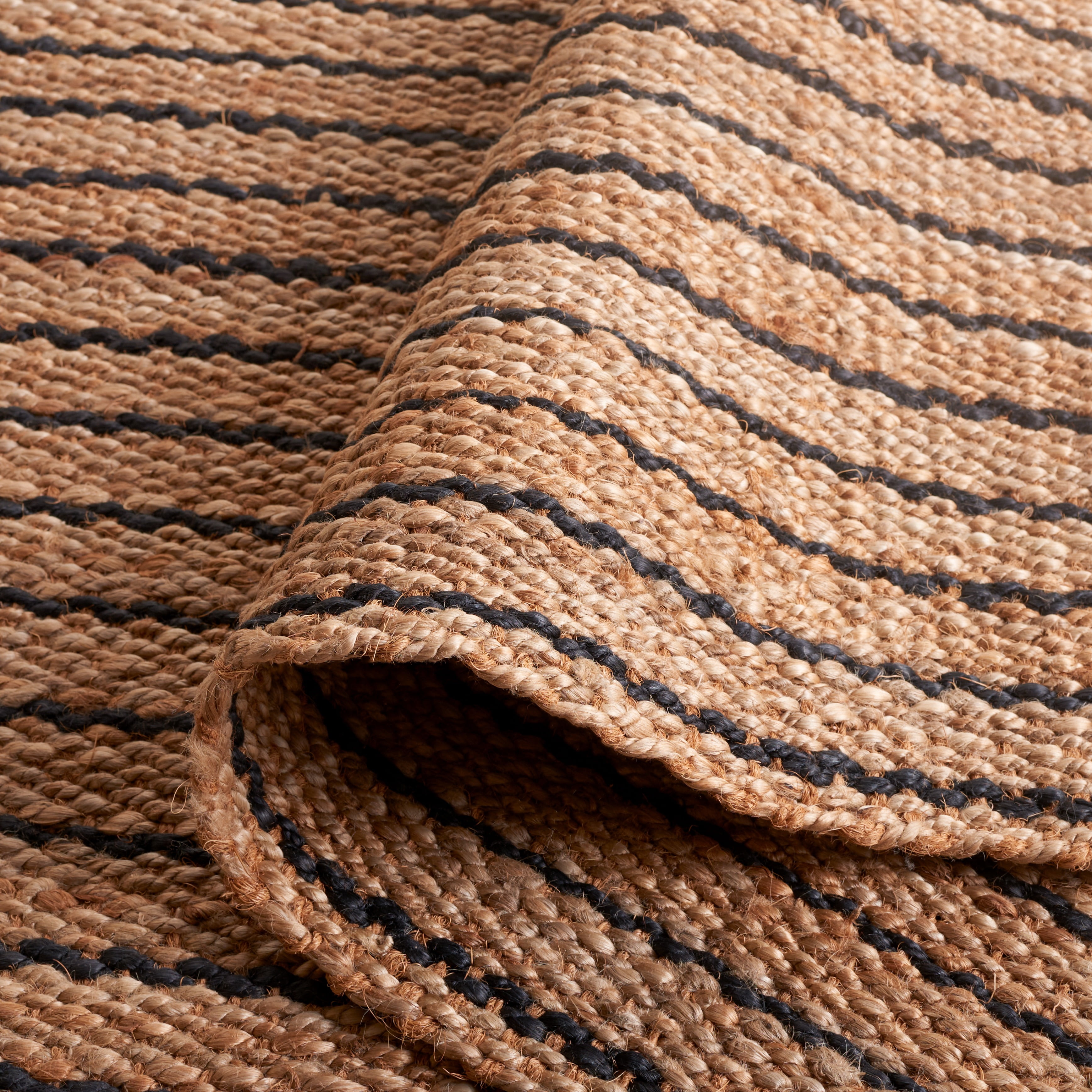 SAFAVIEH Palm Beach Leyla Striped Area Rug, Natural/Black, 4' x 6'