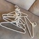 thumbnail image 1 of 2 uds, percha para ropa con lazo antideslizante Abs niños Faux Pearl Rack para el hogar, blanco ShuxiuWang 8390611681524, 1 of 1