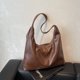 thumbnail image 3 of Bolso de mano informal y relajado para mujer con gran capacidad, nuevo estilo 2025, bolso de hombro de viaje de cuero suave de alta gama a la moda., 3 of 5