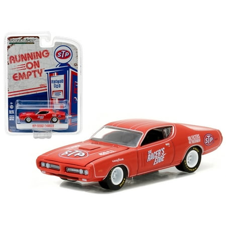 1971 Dodge Charger STP 1/64 Diecast Model Car by Greenlight