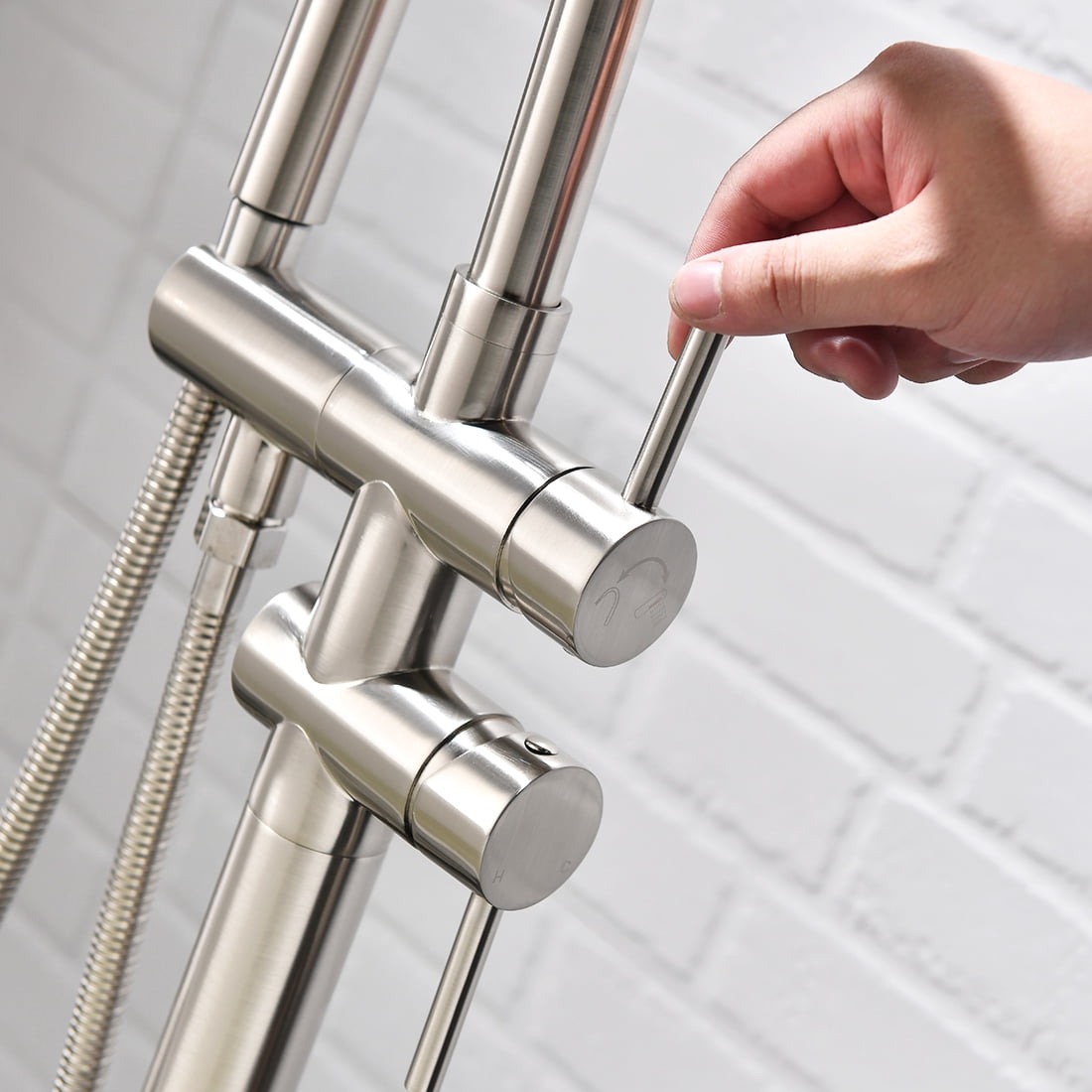 Single Handle Freestanding Tub Filler Floor Mount Bathtub Faucet With Handheld Shower (Brushed Nickel)