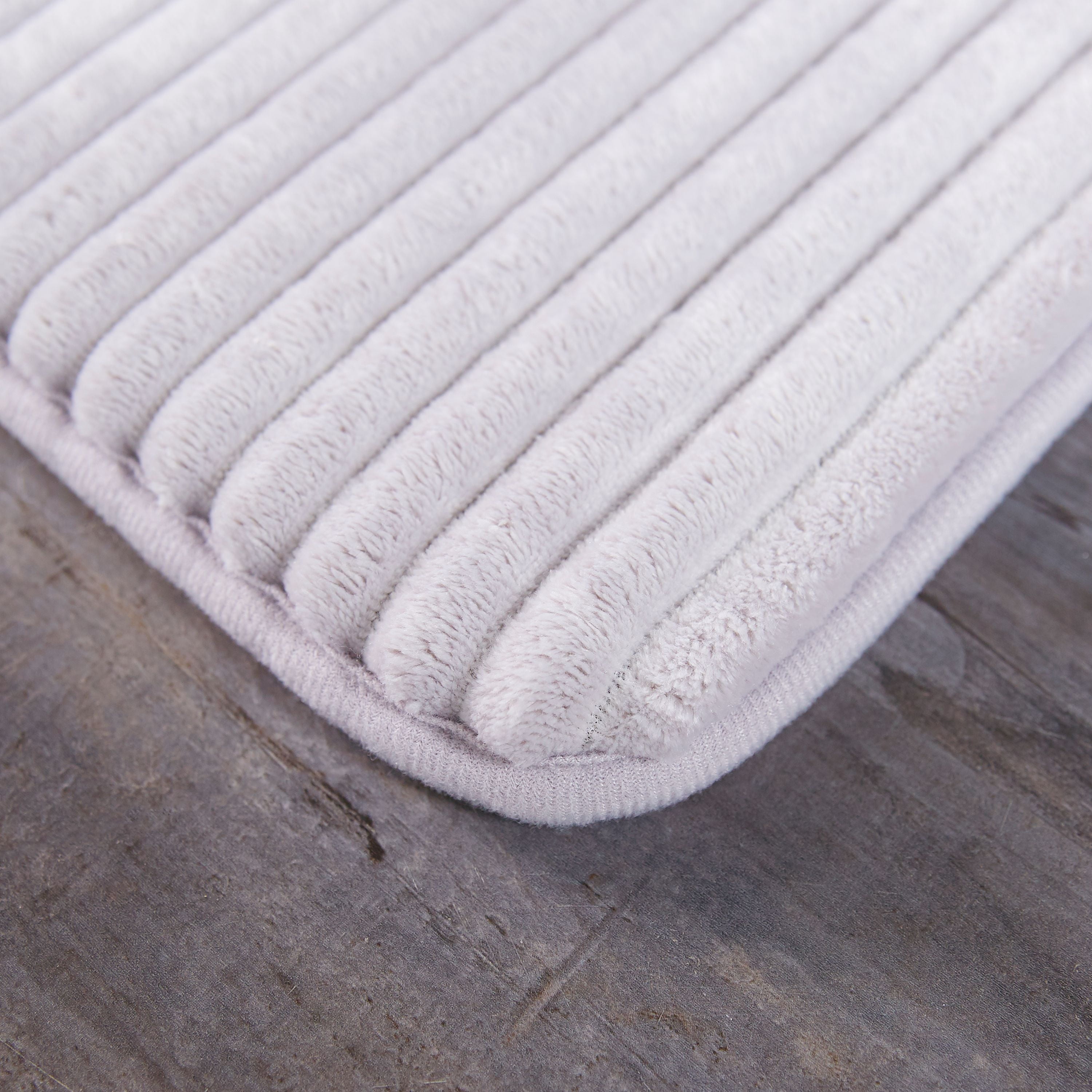 Mainstays Performance Ribbed Quick Dry Foam Bath Mat, 17 in x 24 in, Soft Silver