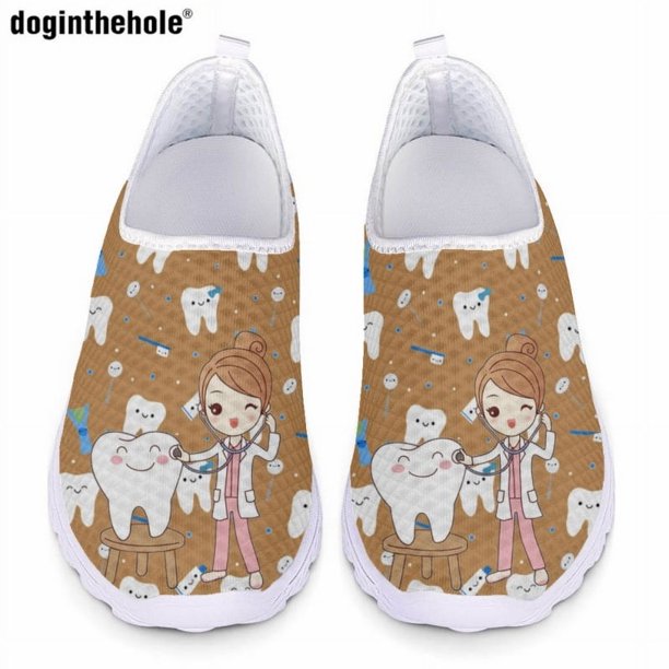 Doginthehole - Zapatos de enfermera informales de verano para mujer, bonitos zapatos planos transpirables con estampado de dientes de dibujos animados, zapatillas clásicas sin cordones