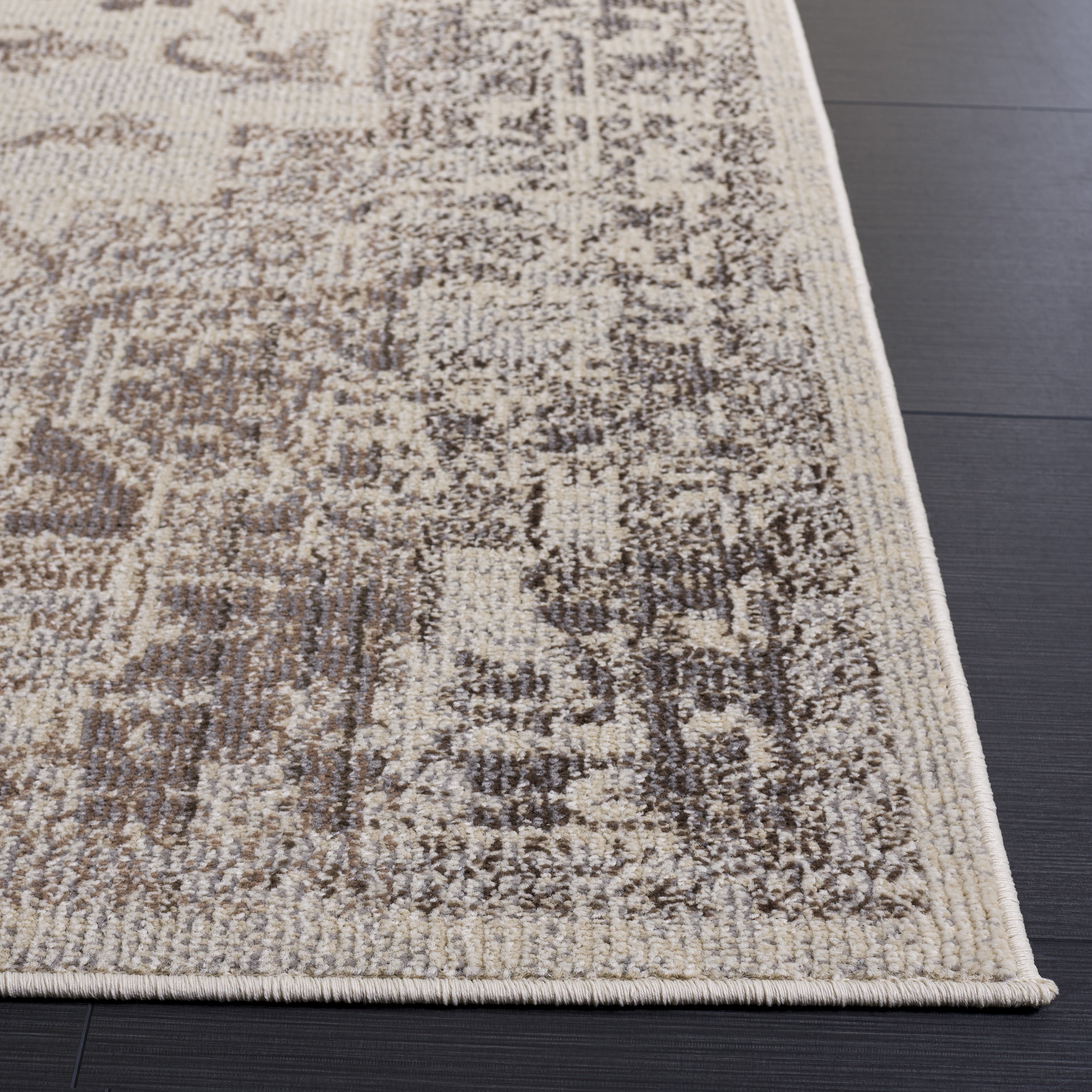 Safavieh Madison Dalia Oriental Area Rug, Ivory/Beige Gray, 5'3" x 7'6"