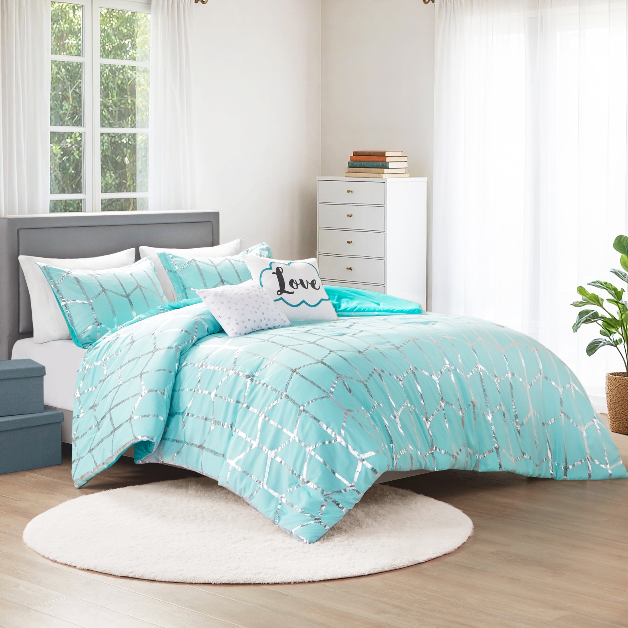 Intelligent Design Raina Metallic Printed Comforter Set in Aqua and Silver