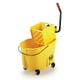 thumbnail image 1 of Cubeta Exprimidora Rubbermaid WaveBrake 35 QT Amarilla WaveBrake Exprimidor, 1 of 3