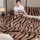 thumbnail image 5 of Manta De Felpa Manta de terciopelo de leche color marrón café de 150x200 cm, suave, de poliéster, para sofá cama, con ribete de doble cara, no suelta pelusa (1 pieza). Rkxzt, 5 of 8