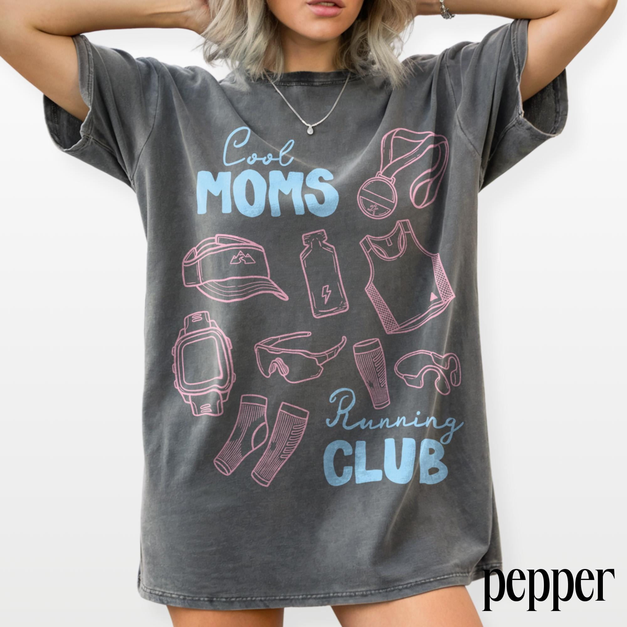 Cool Moms Running Club Graphic Fitness Mom Workout Active Lifestyle Mama Running T-Shirt, Unisex T-Shirt