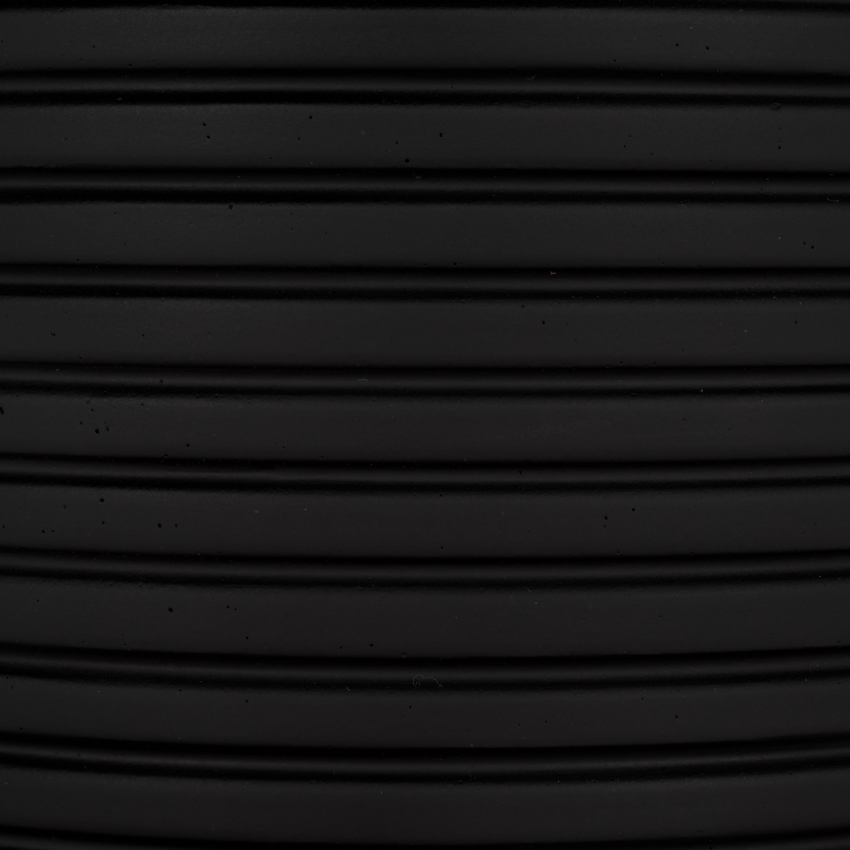 Safavieh Astrid Outdoor Modern Cement Round End Table, Matte Black