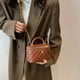 thumbnail image 4 of Bolso pequeño de moda con cadena para mujer, novedad 2025, con estampado de diamantes, versátil, estilo bandolera, bolso de hombro, 4 of 5