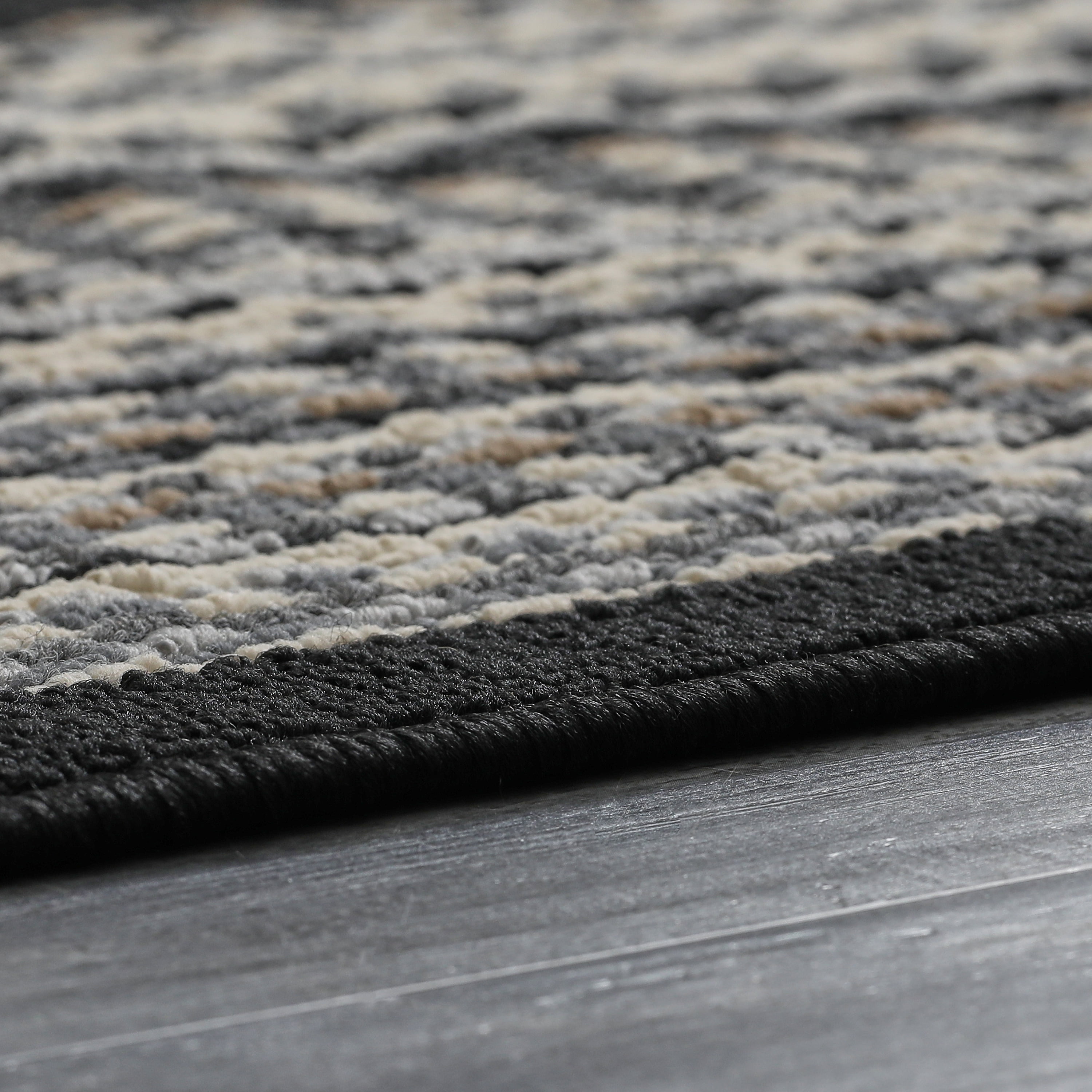 Mainstays Apollo Striped Indoor Polypropylene Area Rug, Black, 17.4" x 30"