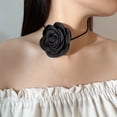 thumbnail image 5 of Collar vintage de flores hechas a mano con chocolate y rosas desplumadas, 5 of 5