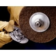 thumbnail image 4 of Scotch-Brite 28077 Disco de alta resistencia 8"" x 7/8"" A VFN Granate, 4 of 5