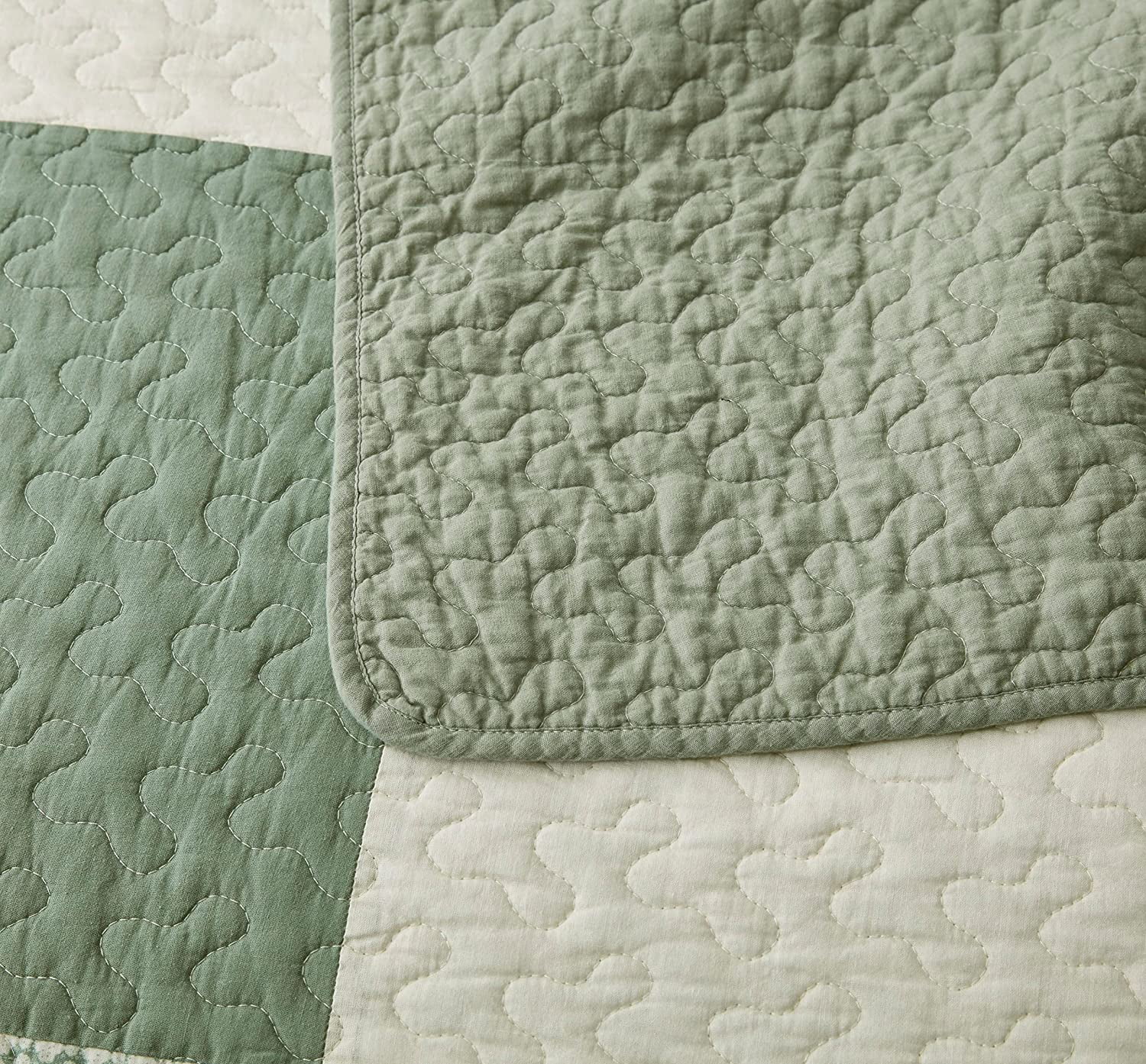 Chezmoi Collection 3-Piece Chic Green Floral Stripe Patchwork Cotton Quilt Reversible Lightweight Bedspread Set, Super King Size