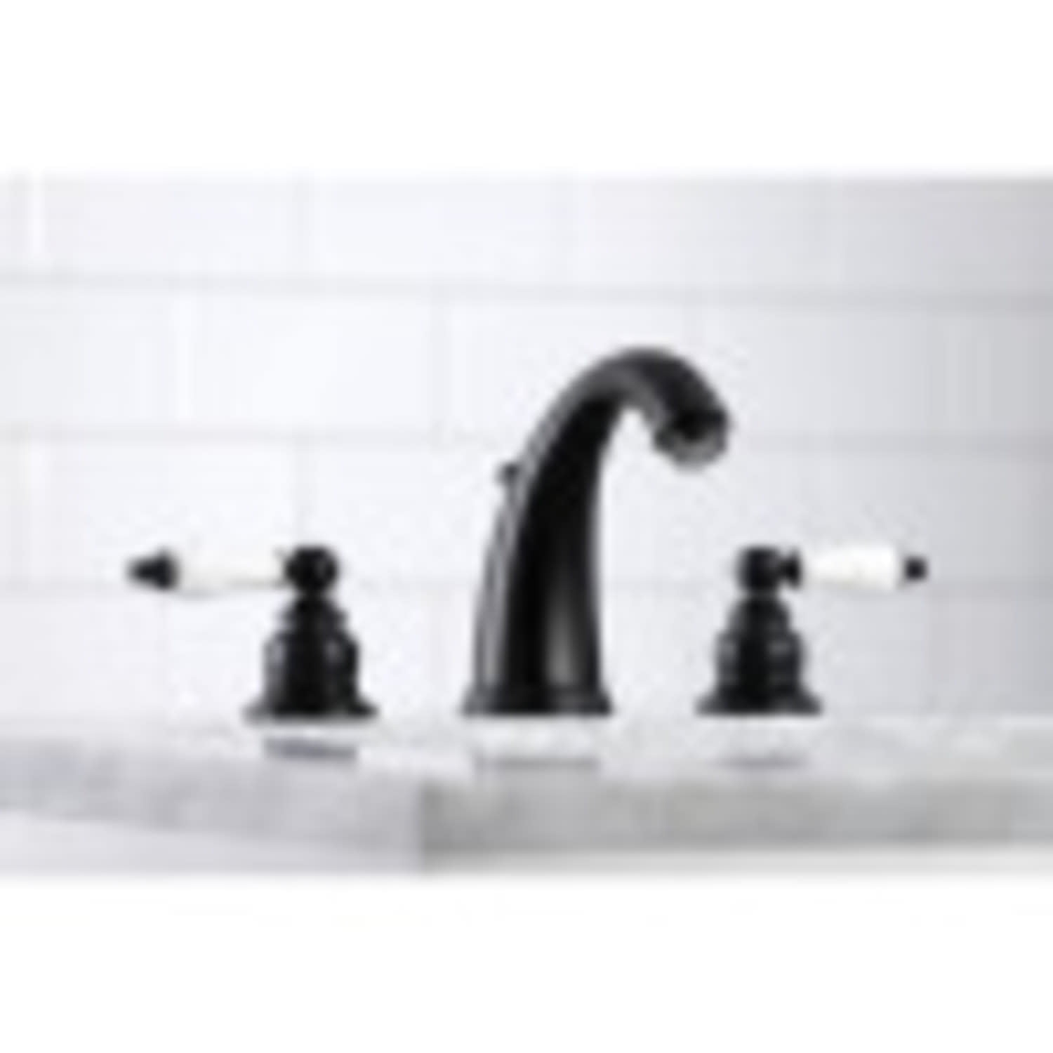 Kingston Brass KB981PL Victorian 2-Handle 8 in. Widespread Bathroom Faucet, Polished Chrome