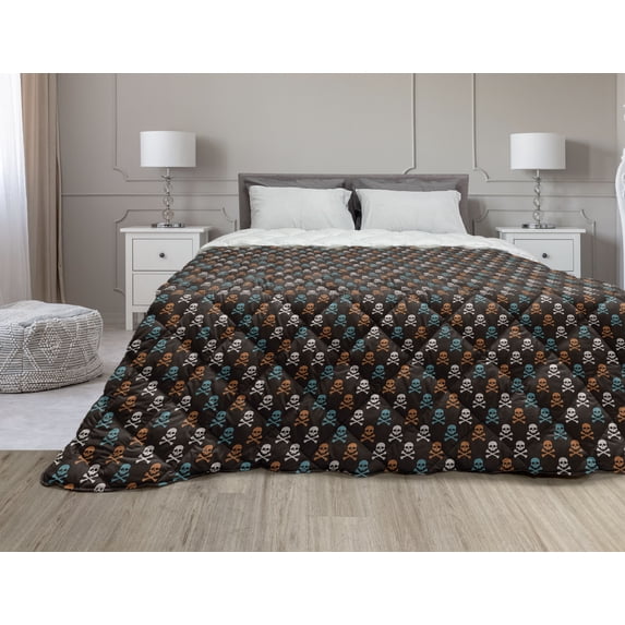 Pirates Down Alternative Comforter, Greyscale Pattern Dead Man Skulls with Hat and Eye Patches and Doodle Outlines, Microfiber Quilt for All Season, 5 Sizes, Grey Pale Grey, by Ambesonne