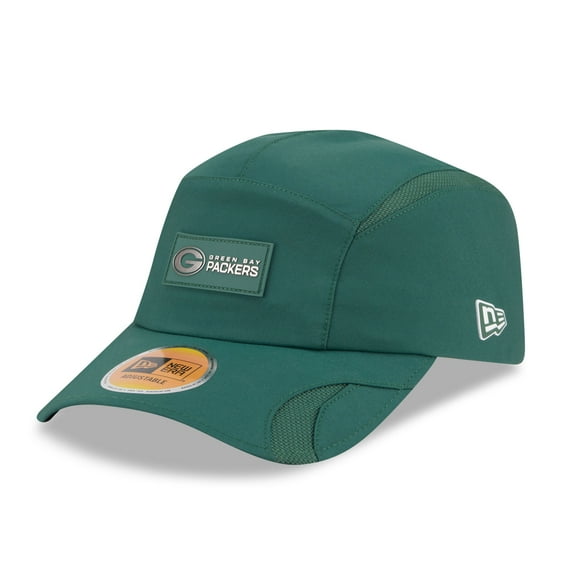 Men's New Era Green Green Bay Packers 2025 Sideline  Runner Adjustable Hat