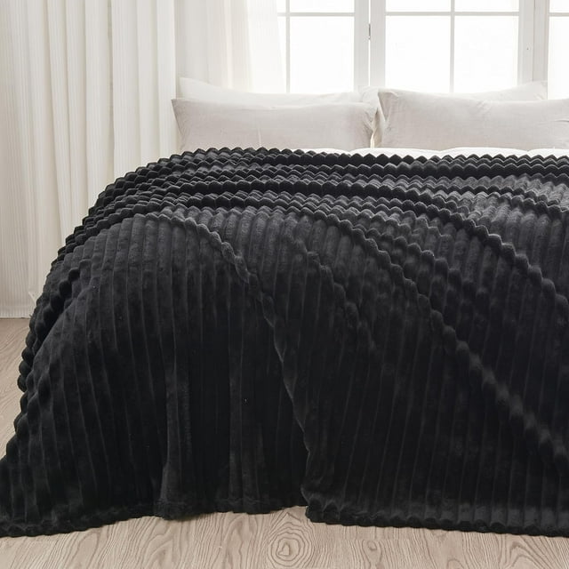 Biwat-Super Soft King Blanket Black Premium Silky Flannel Fleece 3D Ribbed Jacquard Lightweight Bed Blanket All Season Use (Black Ribbed, King(90"x110"))