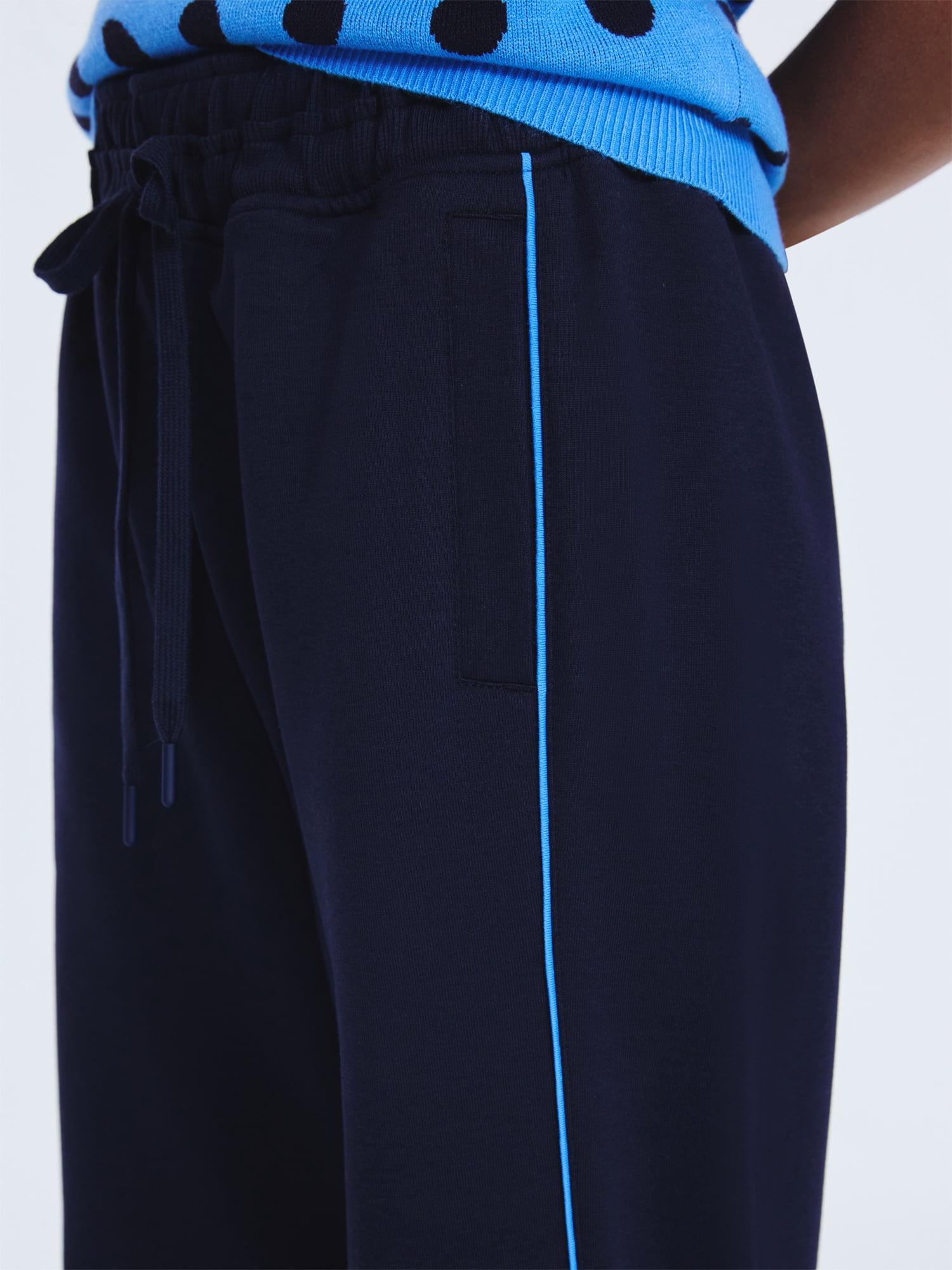 Free Assembly Women's and Women's Plus Piped Leg Sweatpants, 31" Inseam, Sizes XS-4X
