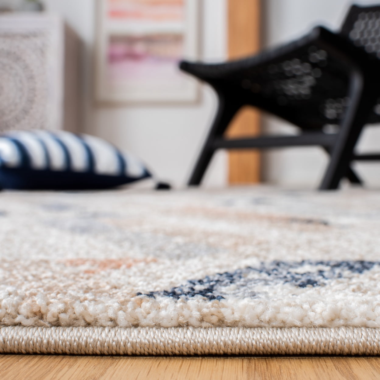 SAFAVIEH Coppertone Amara Geometric Area Rug, Ivory/Navy, 6'7" x 6'7" Round