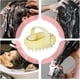 thumbnail image 3 of Masajeador de cuero cabelludo con cerdas de silicona suave para una limpieza profunda y alivio del estrés. Para cabello húmedo y seco. Color amarillo., 3 of 5
