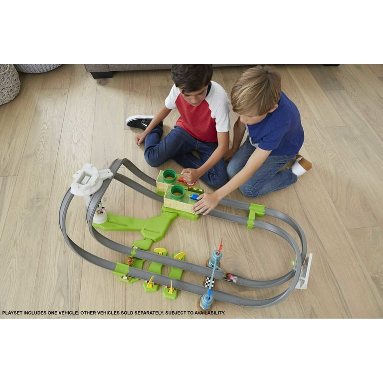 Hot Wheels Mario Kart Circuit Lite Track Set with 1:64 Scale Toy Die-Cast  Kart Vehicle & Launcher