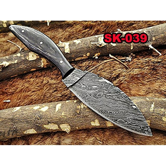 9" Long Damascus steel skinning knife, 4.5" hand forged full tang blade with 4" cutting, Bull horn Scale, cow hide Leather sheath