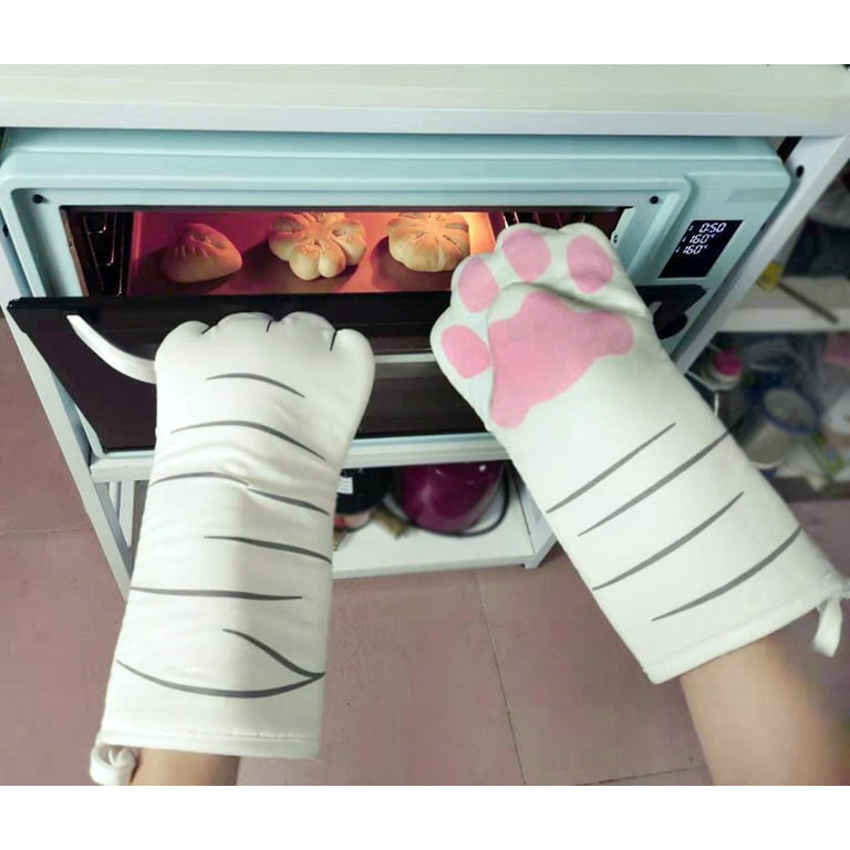 Oven Gloves and Baking Mittens – Stylish Kitchen Guardians
