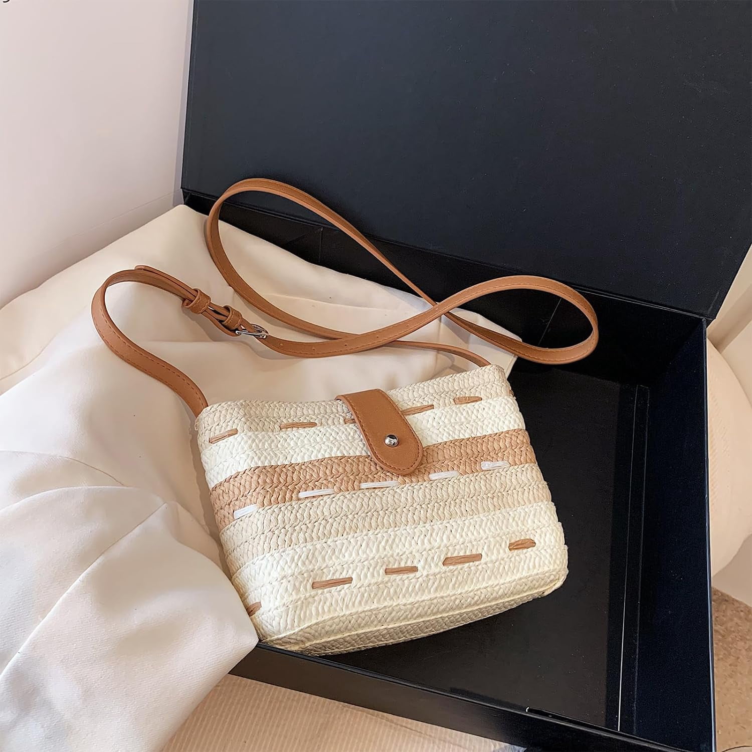 LinYooLi Female Cotton Blend Geometric Crossbody Handbags, Beige
