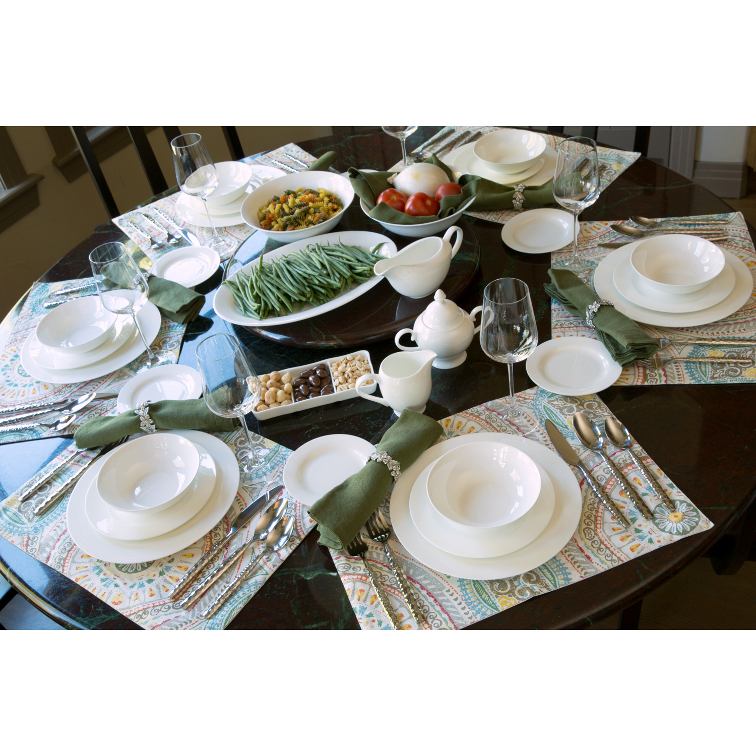 10 Strawberry Street Round Rim Fine Bone China 32-Piece Dinnerware Set