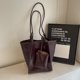 thumbnail image 2 of Bolsos de mano de PU de colores sólidos de gran capacidad para mujer, bolsos de hombro clásicos casuales para mujer, novedad de 2024, bolso sencillo para mujer, 2 of 5