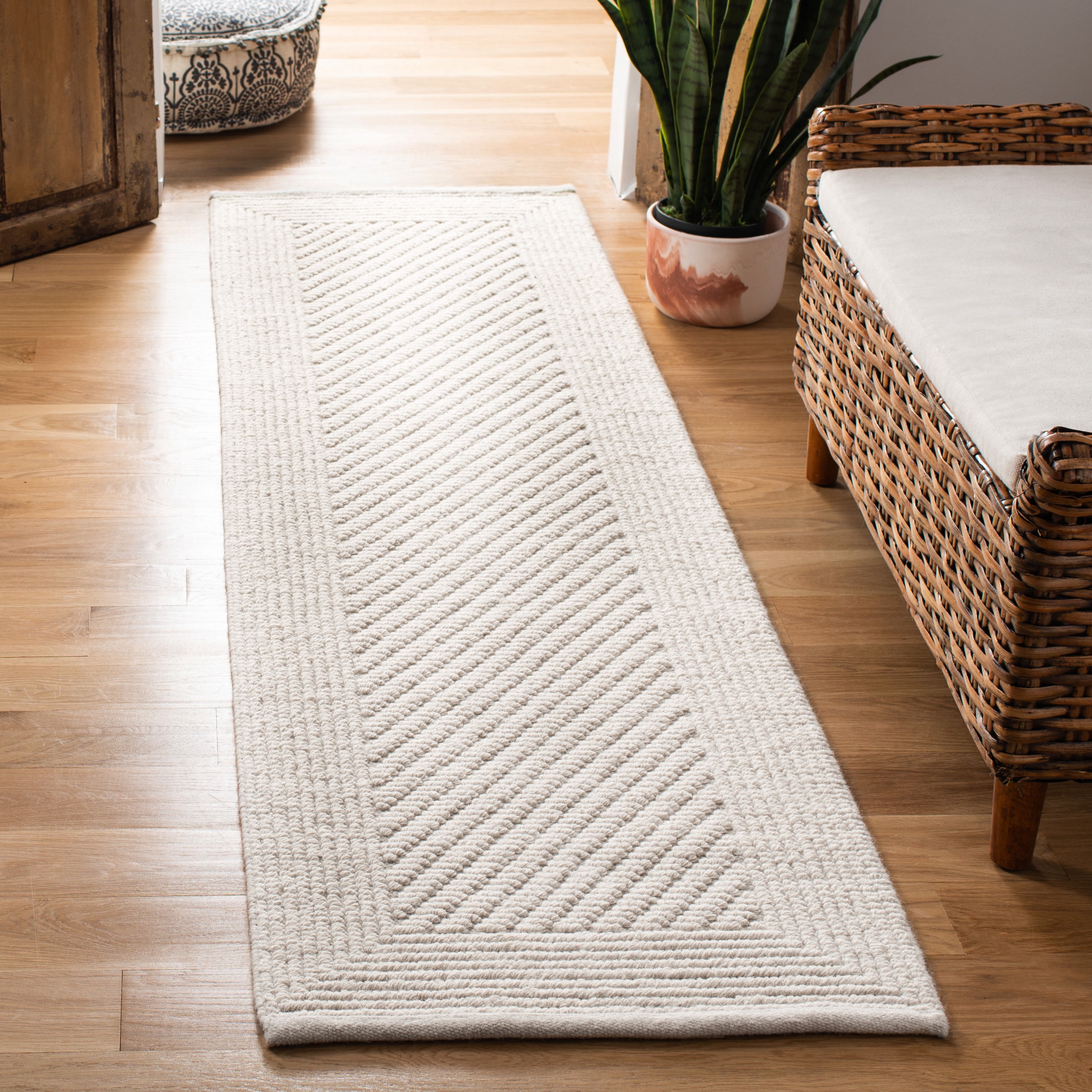 SAFAVIEH Natura Xanthia Solid Runner Rug, Ivory, 2'3" x 22'
