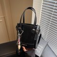 thumbnail image 2 of Bolso de hombro tipo cubo con tendencia de color en contraste retro para mujer, nuevo estilo 2025, bolso de hombro versátil a la moda, diseño de nicho, bolso de mano sencillo, 2 of 5