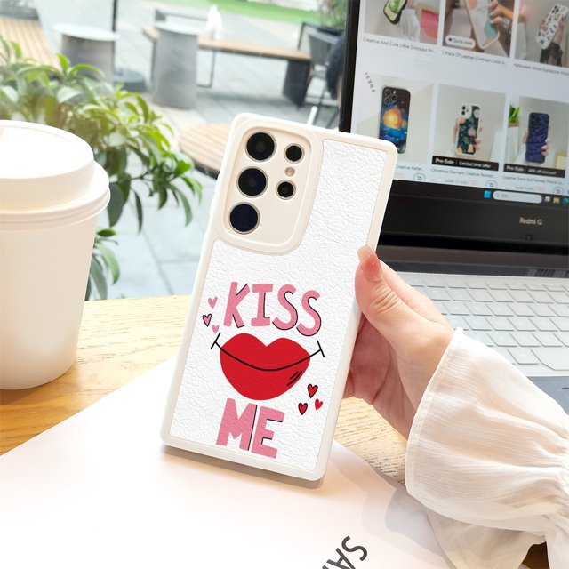 "Manténgase a la moda y protegido con una funda para iPhone plateada mate de doble capa"