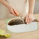 thumbnail image 5 of Tabla de cortar de plástico | Tabla de preparación de alimentos antideslizante de doble cara | Material duradero de grado alimenticio | Versátil para verduras y frutas | Fácil de limpiar | Pequeño, 5 of 6
