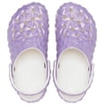 thumbnail image 2 of Crocs Classic Geometric Zueco Iridiscente Blanco Talla 6, 2 of 6