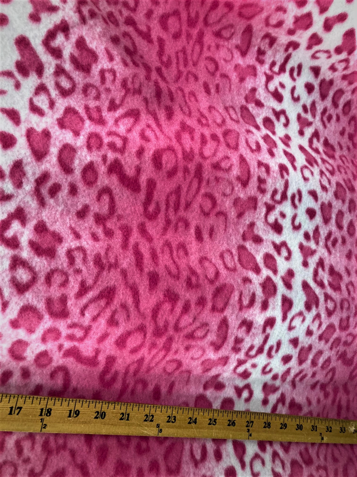 最安 Fleece Print Leopard Pink Lillycraft Fabric Wide 58/60 is 絵画