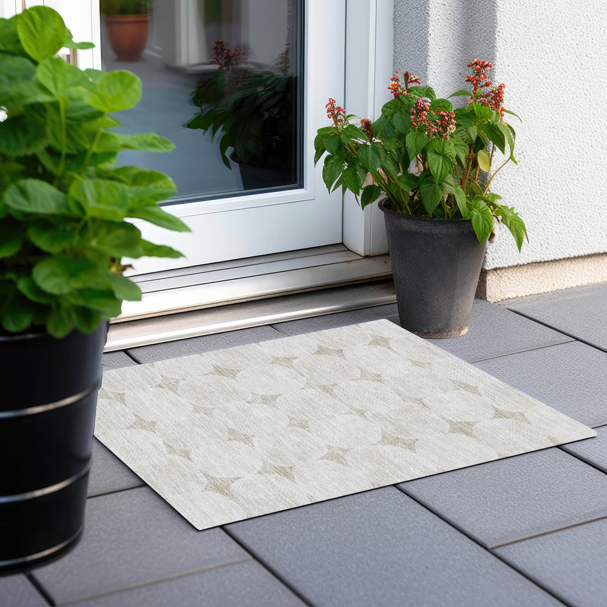 Addison Rugs Chantille Indoor/Outdoor Transitional Circles Beige Washable Rectangle Rug, 1'8" x 2'6"