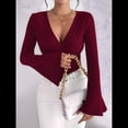 thumbnail image 4 of Camiseta de Larga Ajustada con Cuello en V Acanalado para Mujer, Top Informal de Moda con Mangas Acampanadas. Vino Tinto L, 4 of 9
