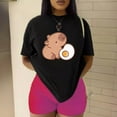 thumbnail image 3 of Playera Blusa De Capybara Comiendo Un Huevo Estrellado Capibara Ropa Para Mujer Divertida Color Negro Talla Grande Marca Emil SaEs, 3 of 4