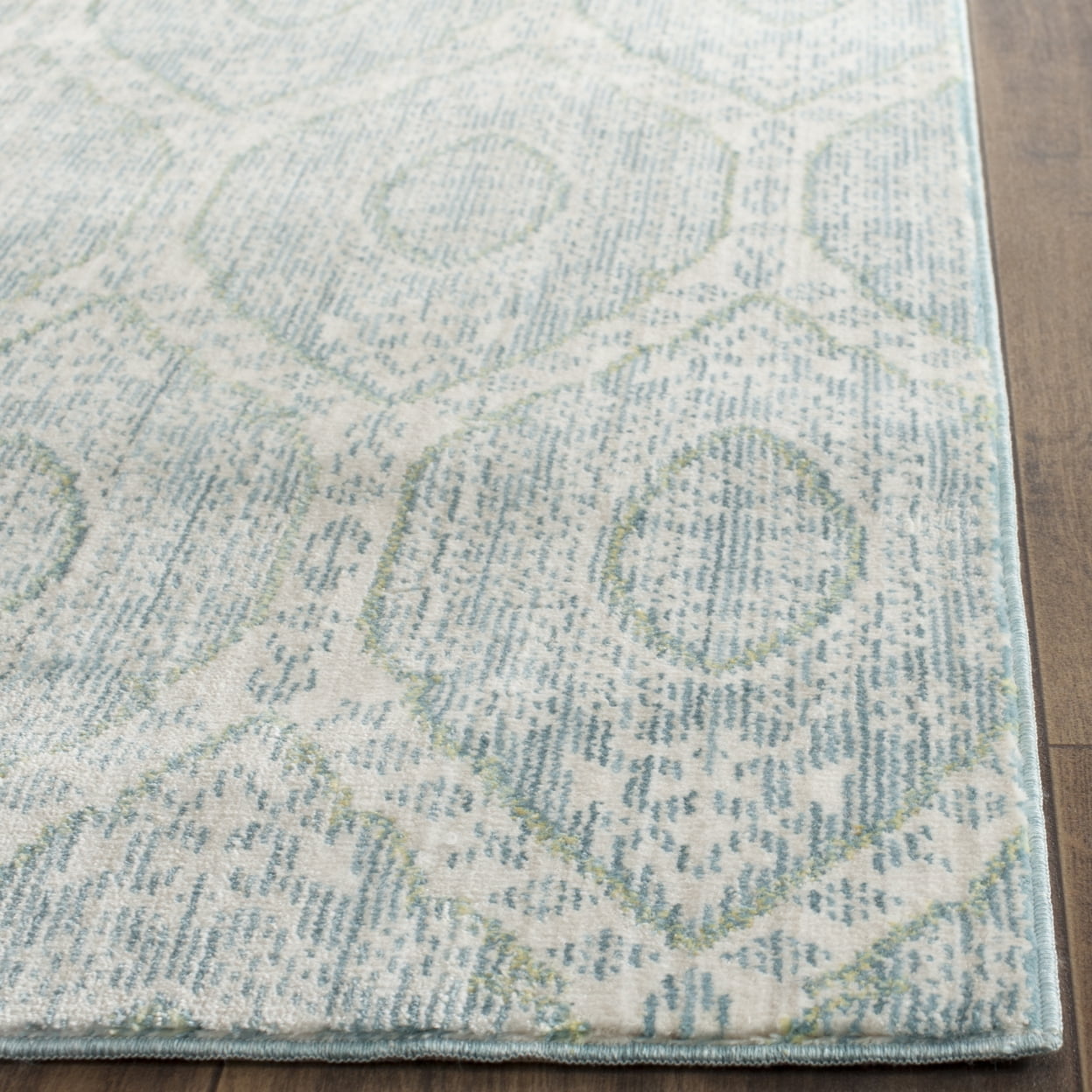 SAFAVIEH Valencia Christopher Damask Polyester Area Rug, Alpine/Cream, 5' x 8'