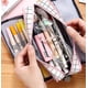 thumbnail image 2 of Estuche para lápices grande, estuche para lápices con 3 compartimentos de mano con capacidad, 2 of 3