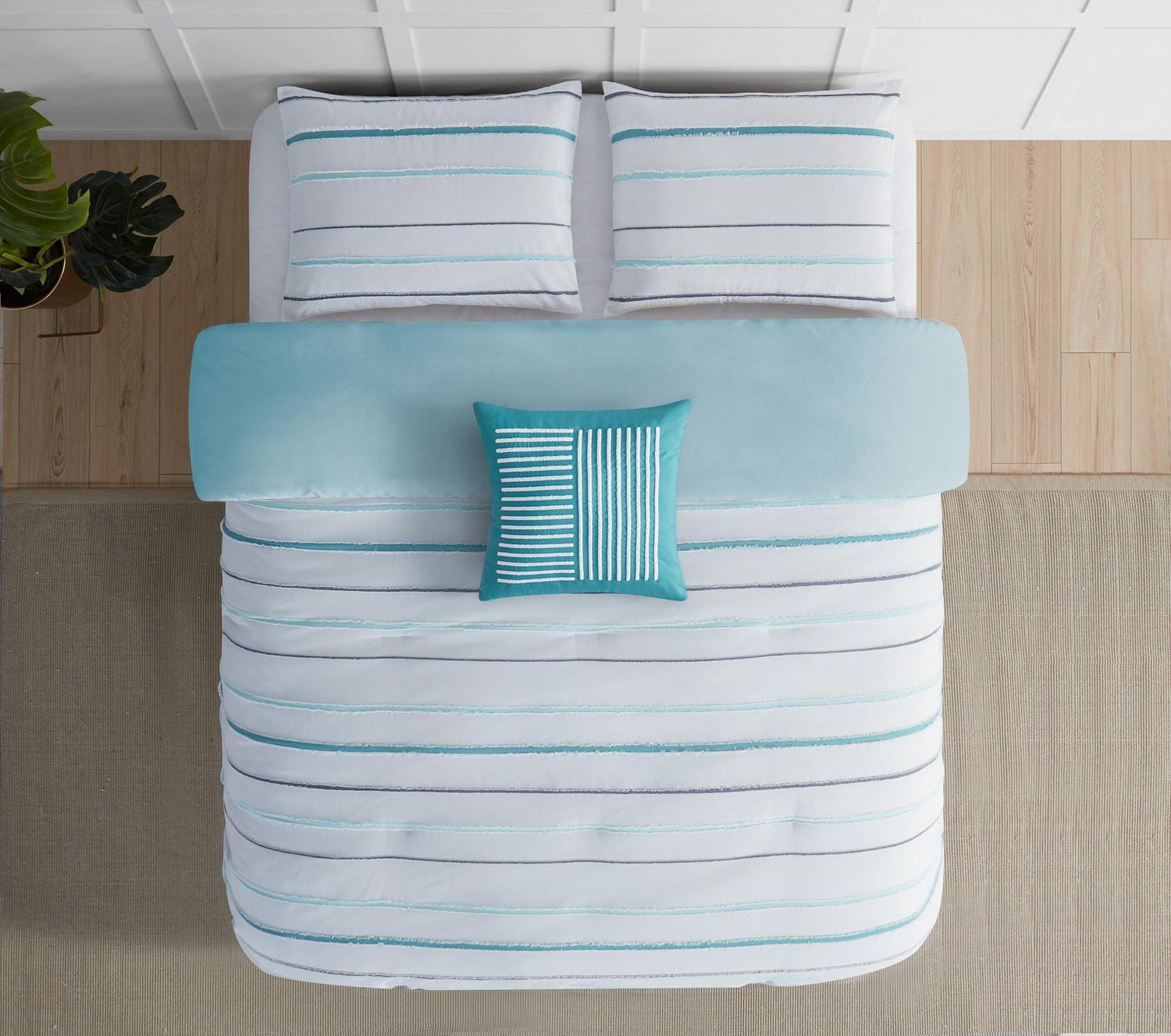 Hunter 4 Piece Reversible Comforter Set