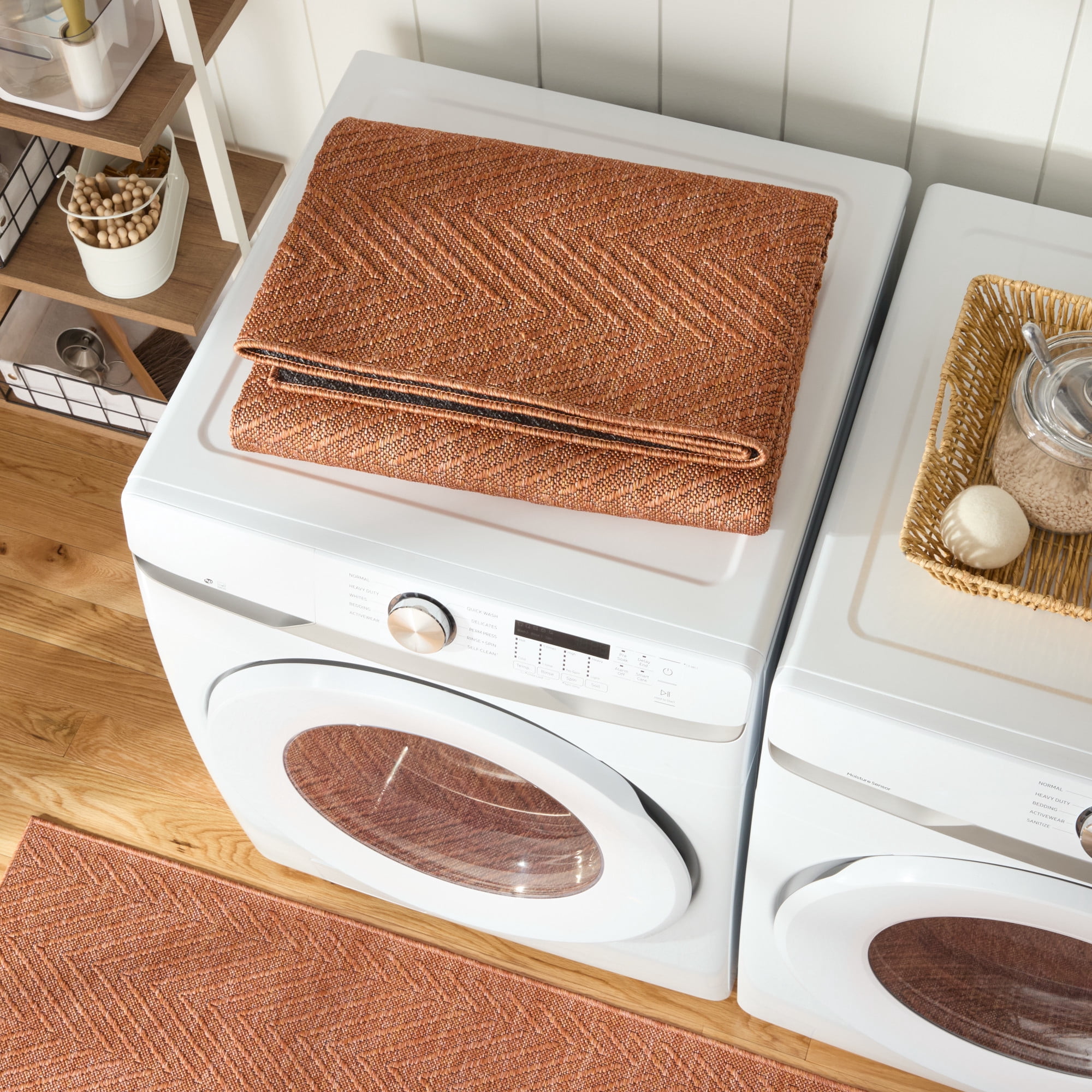 TOWN & COUNTRY BASICS Pax Herringbone Textured Solid Everwash® Washable Area Rug, Low Pile, Non-Slip Backing, Easy Clean Pet & Family Friendly Rug, Rust, 7'10"x10'2"